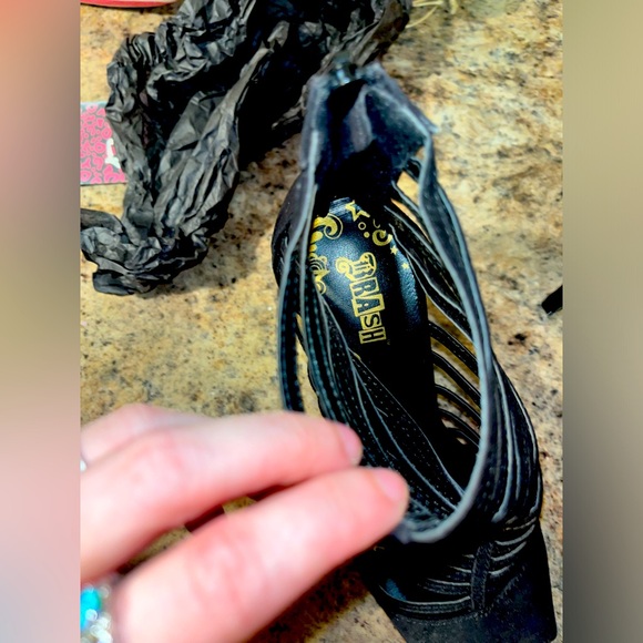 Brash Heels size 6 1/2 - Picture 3 of 6